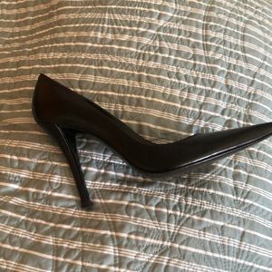 Stuart Weitzman pointed top pump. Hot sexy shoe